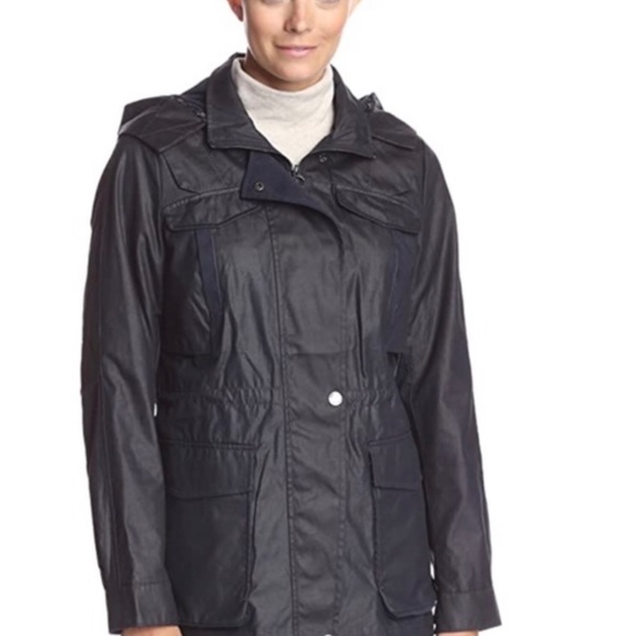 Green Laundry Raincoat - Picture 2 of 3